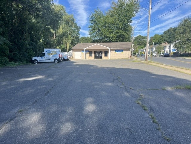 33 Grattan St, Chicopee, MA for Sale