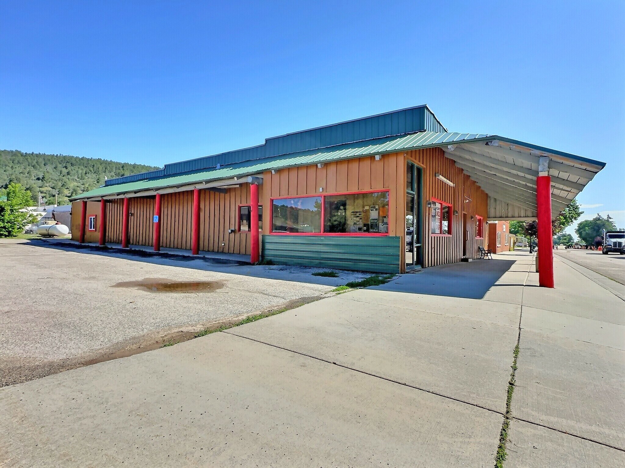 203 E Cleveland St, Sundance, WY for Sale