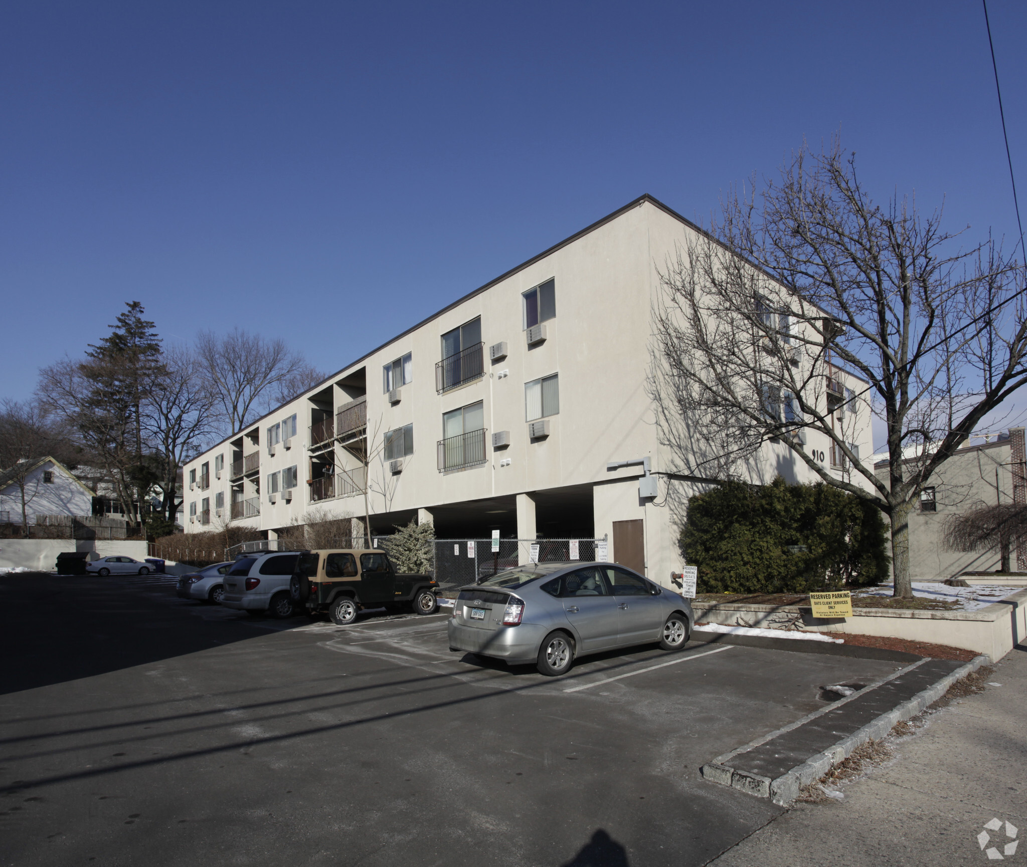 910 Hope St, Stamford, CT for Rent