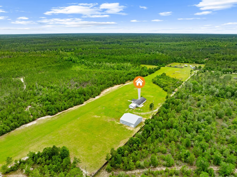 22303 Longleaf Rd NW, Fountain, FL for Sale