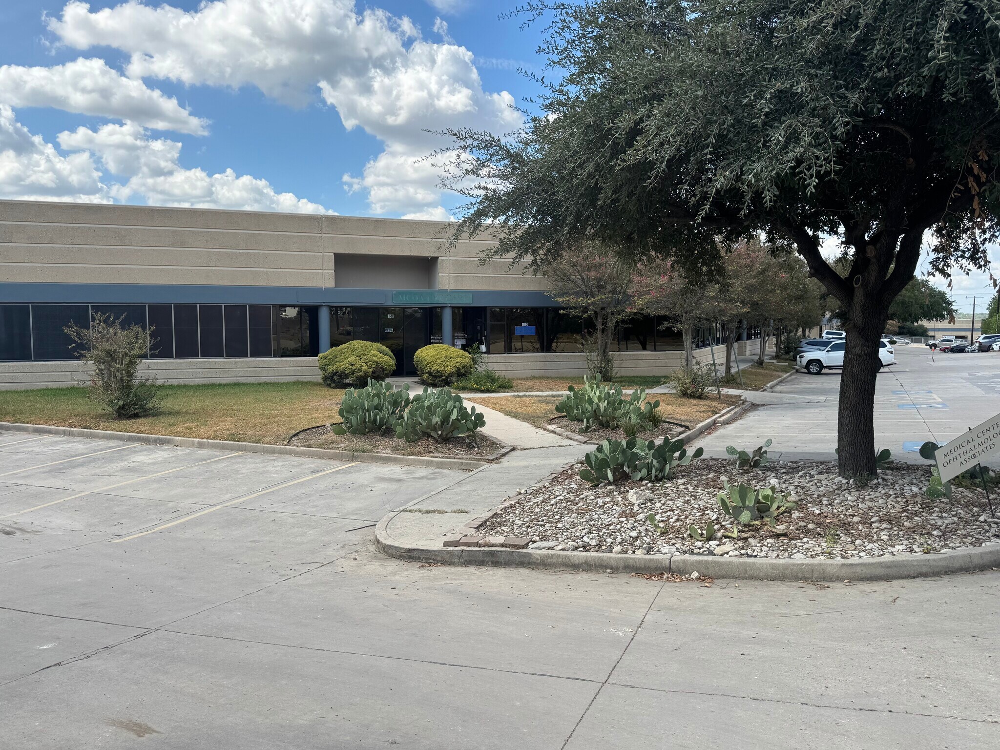 11900 Crownpoint Dr, San Antonio, TX for Rent