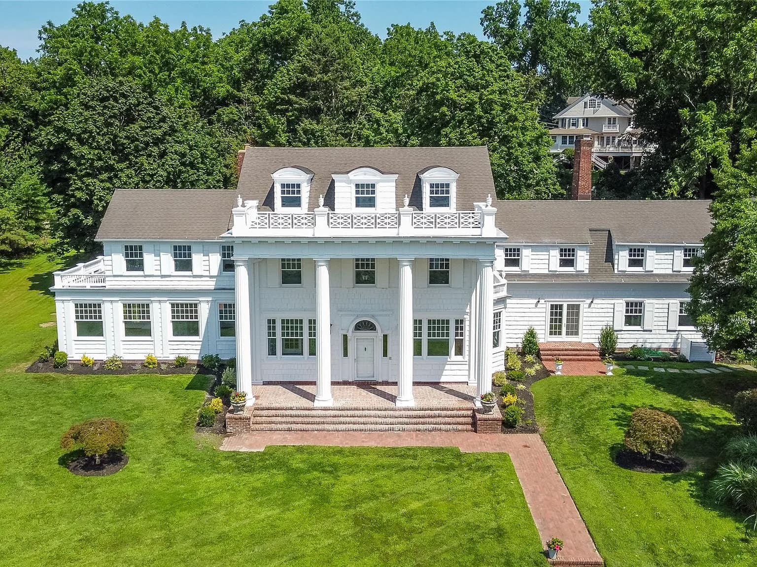 158 E Shore Rd, Halesite, NY for Sale