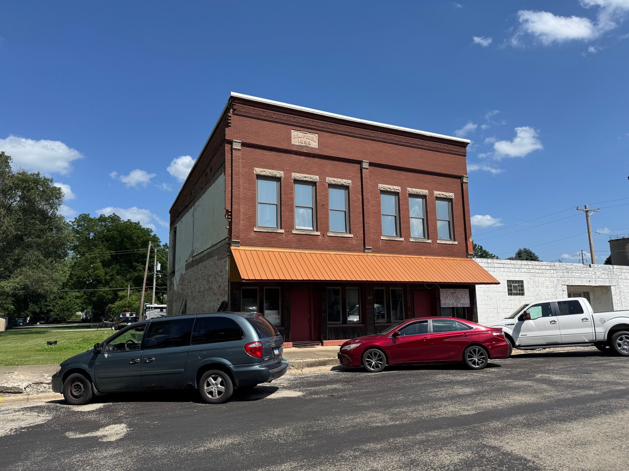 414 5th St, Illiopolis, IL for Sale