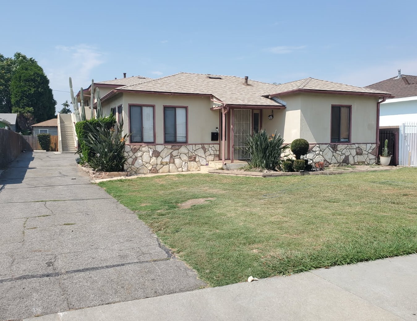 9529 Oak St, Bellflower, CA for Sale