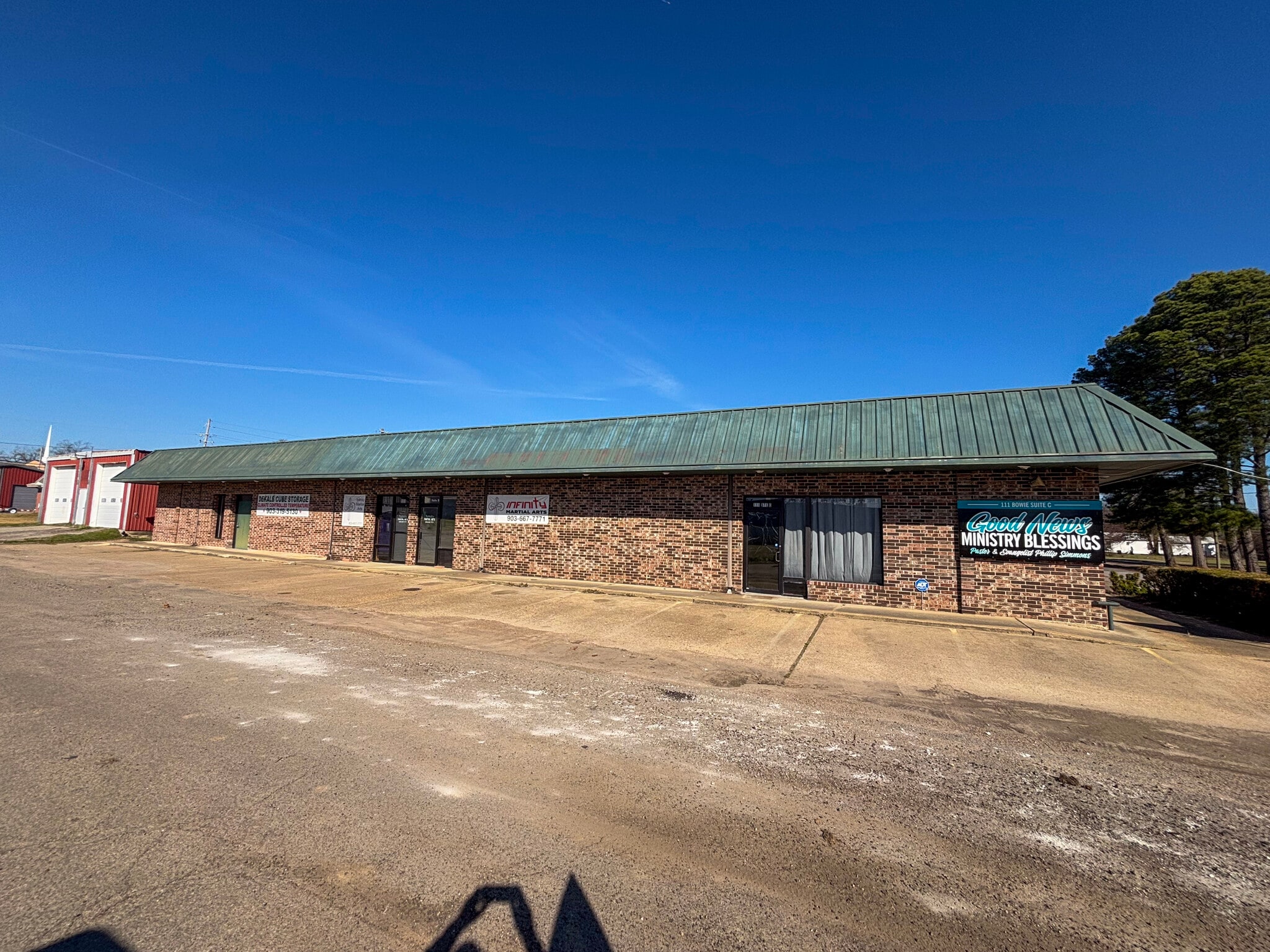 111 Bowie St, De Kalb, TX for Sale
