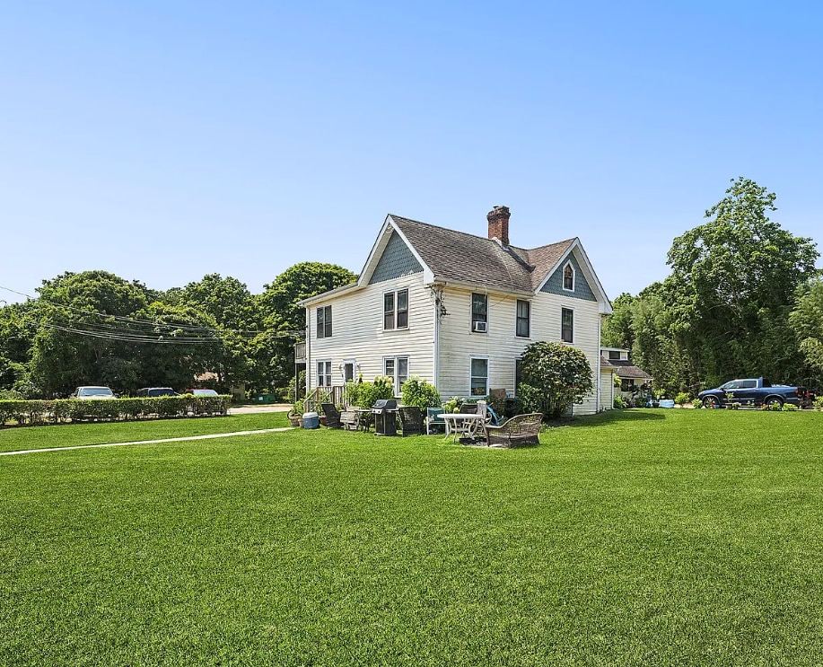 134 Ponquogue Ave, Hampton Bays, NY for Sale