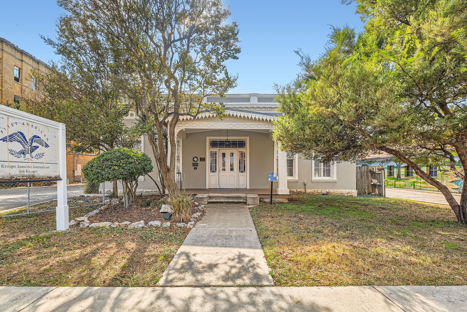 228 S Seguin Ave, New Braunfels, TX for Rent