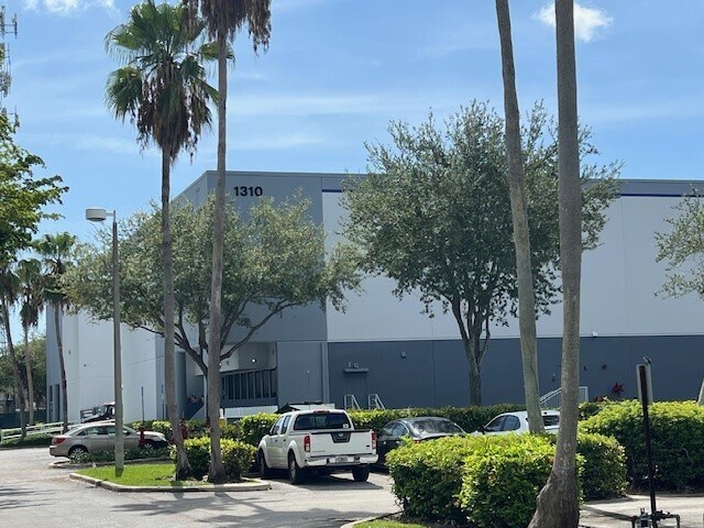 1250 S Powerline Rd, Deerfield Beach, FL for Rent