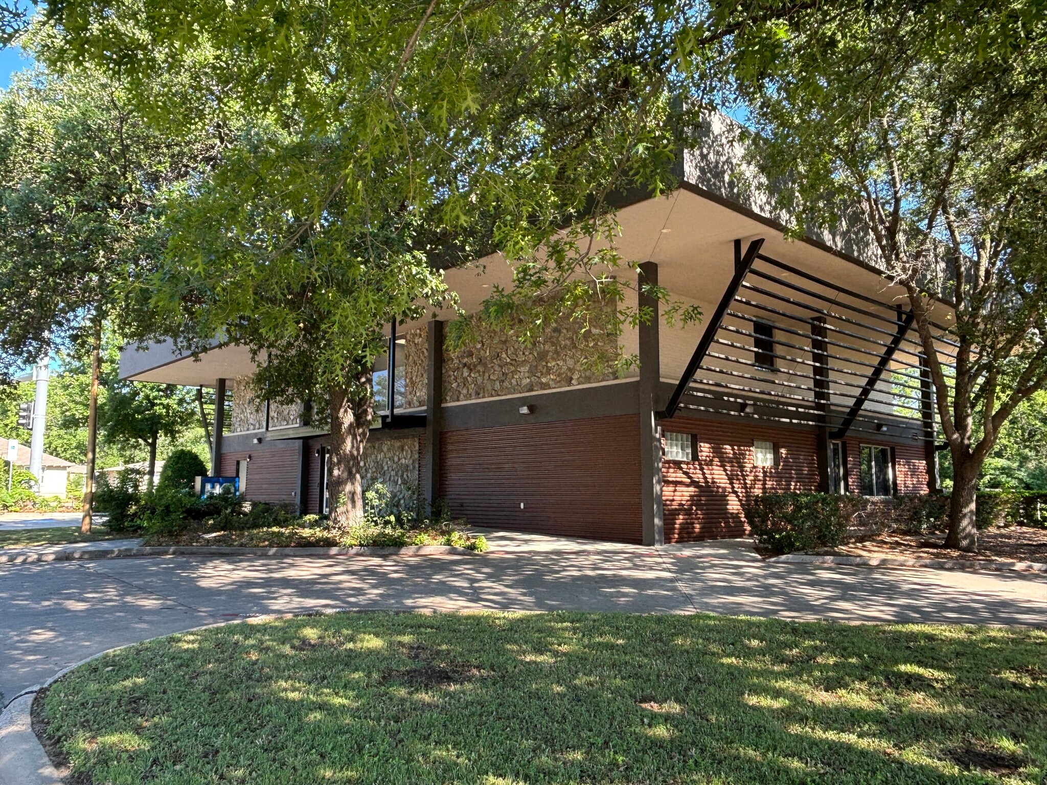414 W Parkway St, Denton, TX for Rent