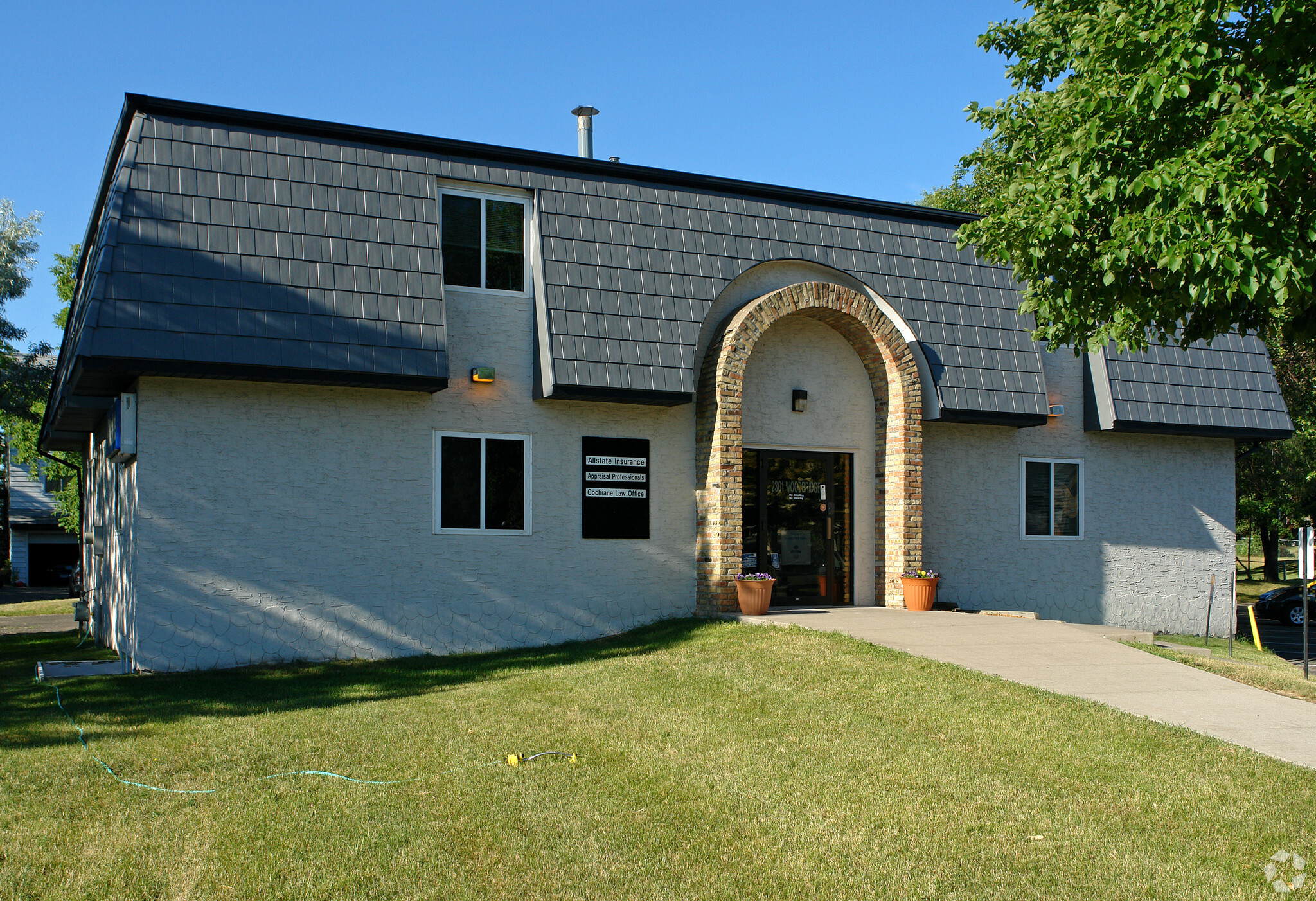 2301 Woodbridge St, Roseville, MN for Rent