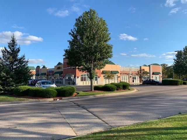 7020 Huntley Rd, Carpentersville, IL for Rent