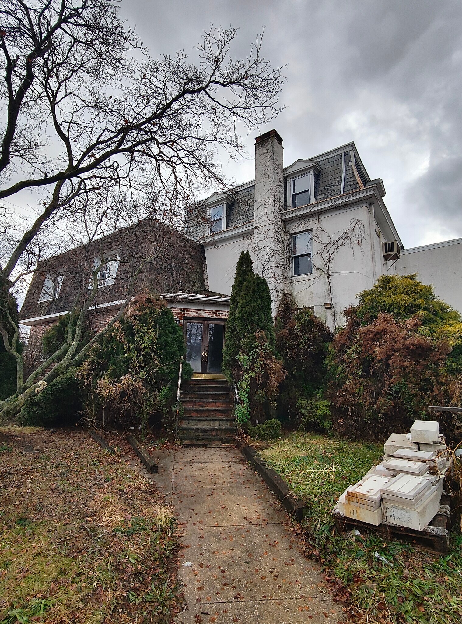 615 Macdade Blvd, Collingdale, PA for Sale