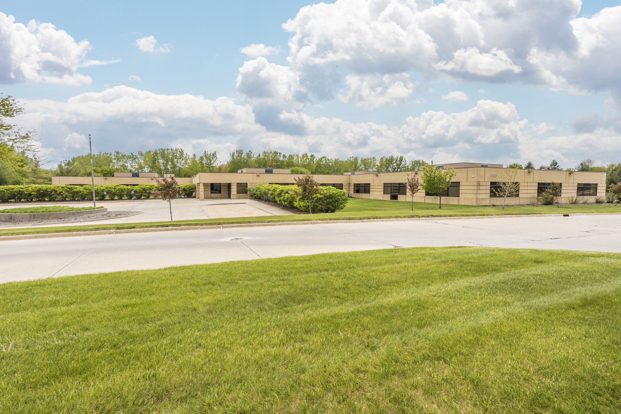 13300 Hickman Rd, Clive, IA for Rent