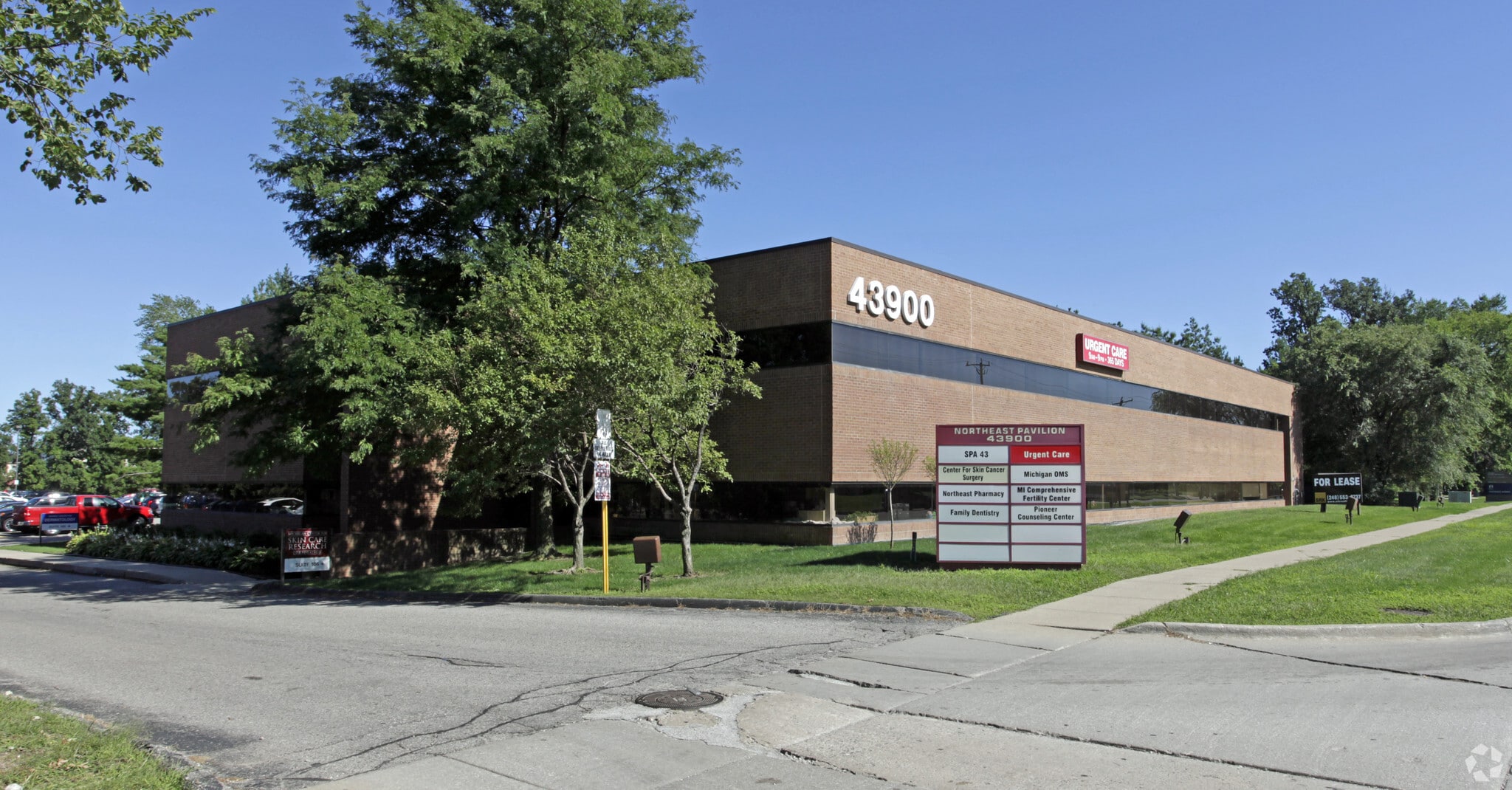 43900 Garfield Rd, Clinton Township, MI for Rent
