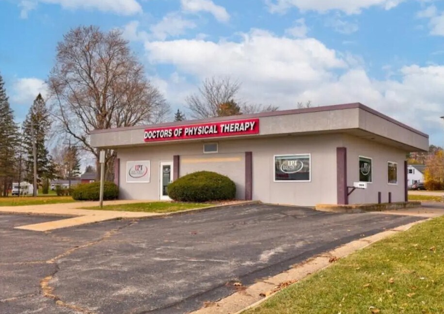 1004 W Caro Rd, Caro, MI for Sale