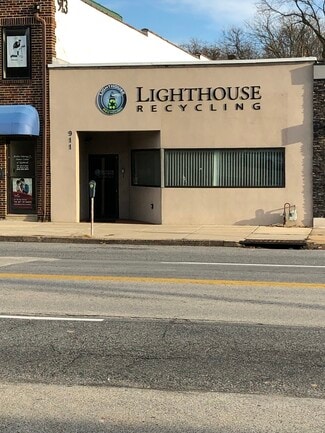 Narberth, PA Storefront Retail/Office - 911 Montgomery Ave