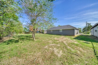 Midway, TX Apartments - 9337 Ash St