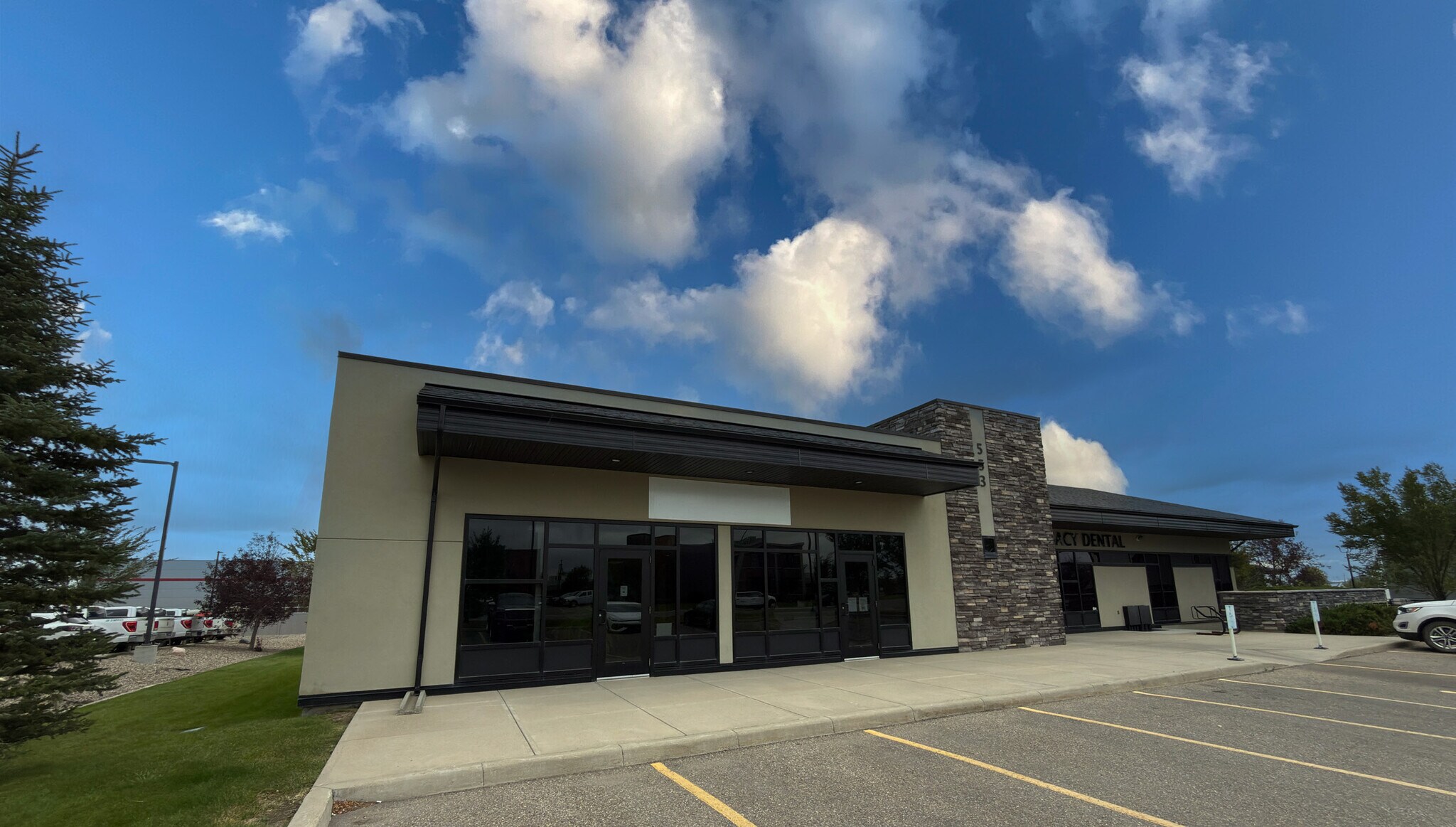 553 40 St S, Lethbridge, AB for Rent
