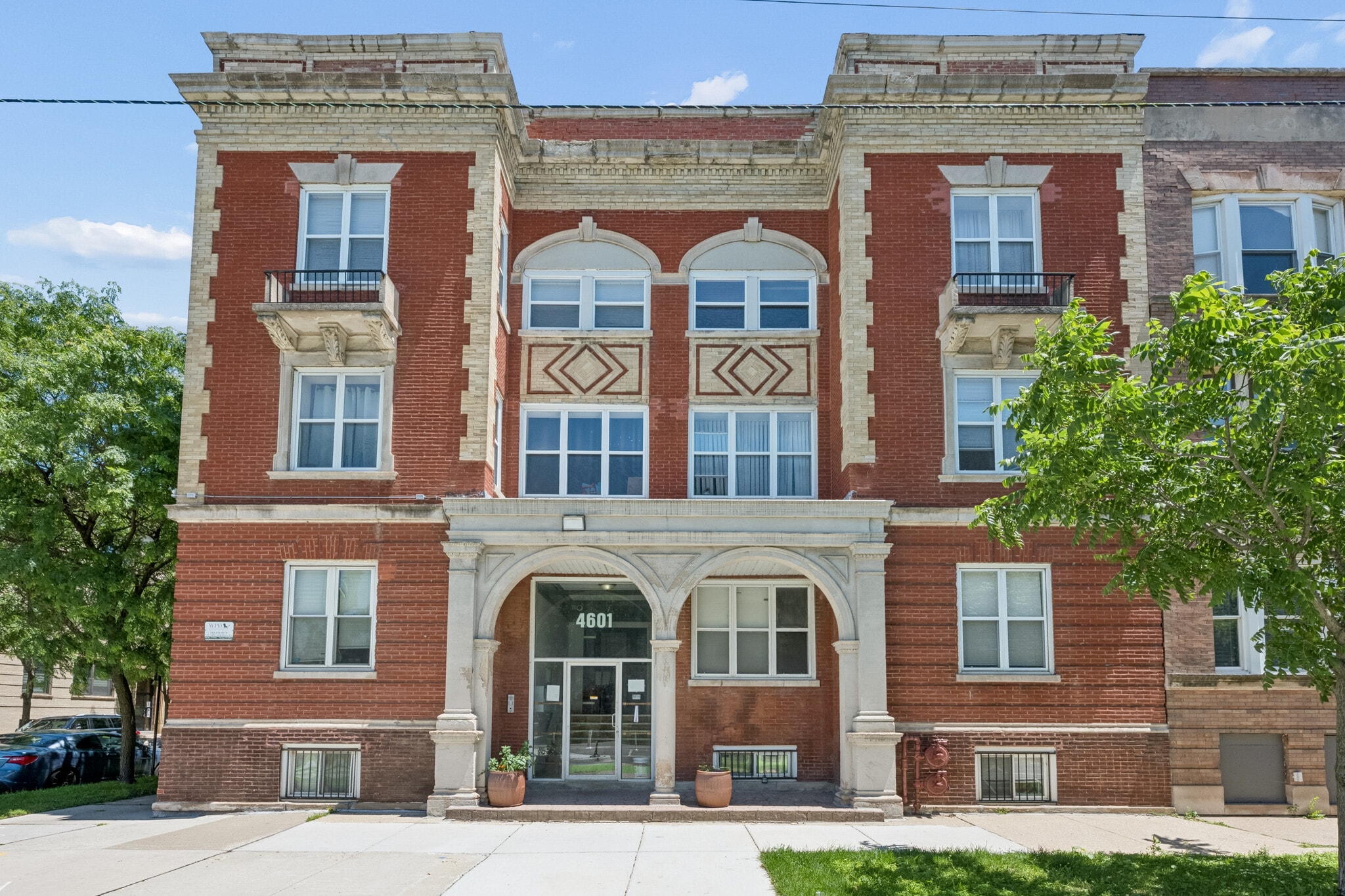 4601 S Indiana Ave, Chicago, IL for Sale