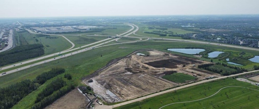 18401 137 Av NW, Edmonton, AB for Sale