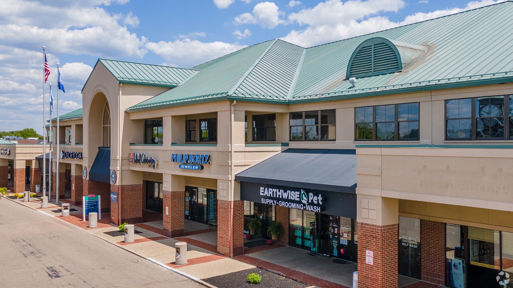 11294-11390 Montgomery Rd, Cincinnati, OH for Rent