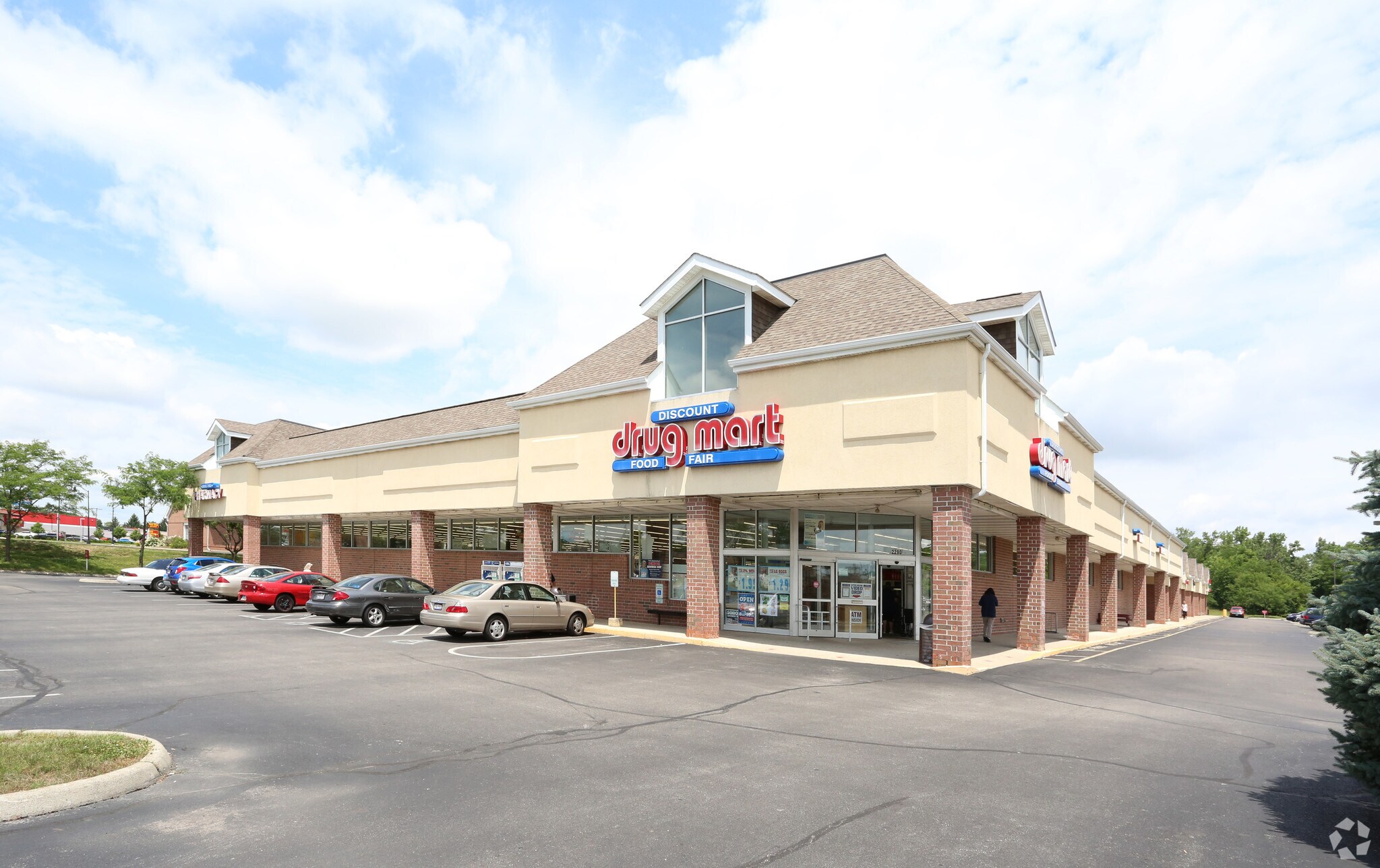 2290 Stringtown Rd Grove City, OH 43123 Shopping Center Property for