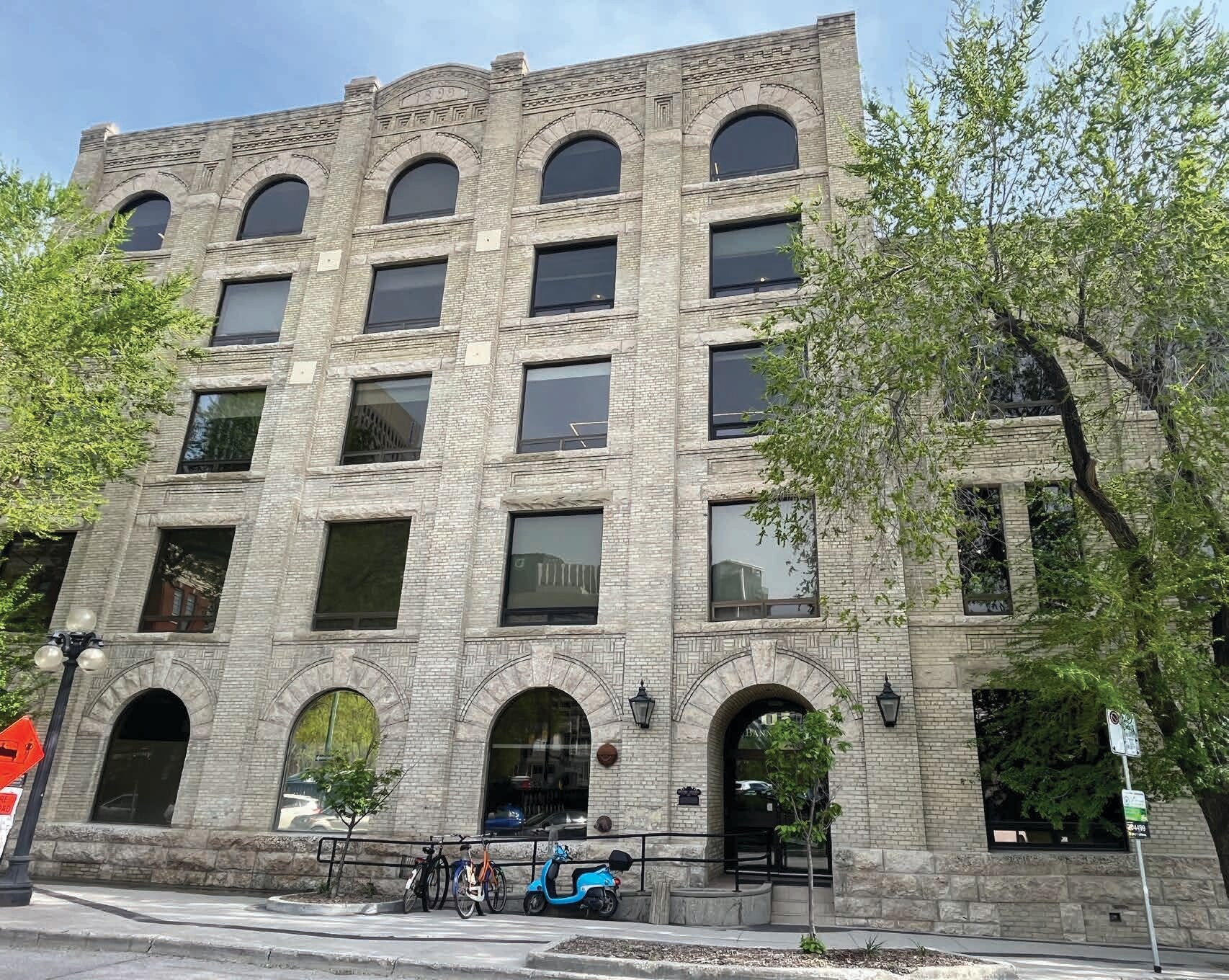 115 Bannatyne Ave, Winnipeg, MB for Rent