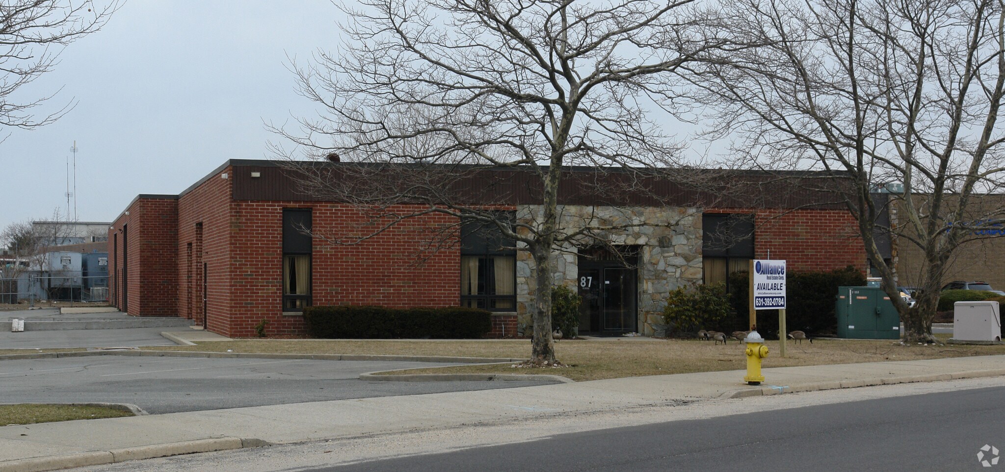 87 E Jefryn Blvd Deer Park, NY 11729 Industrial Property for Sale on