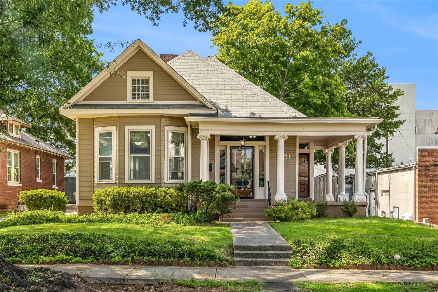 2151 Monroe Ave, Memphis, TN for Sale