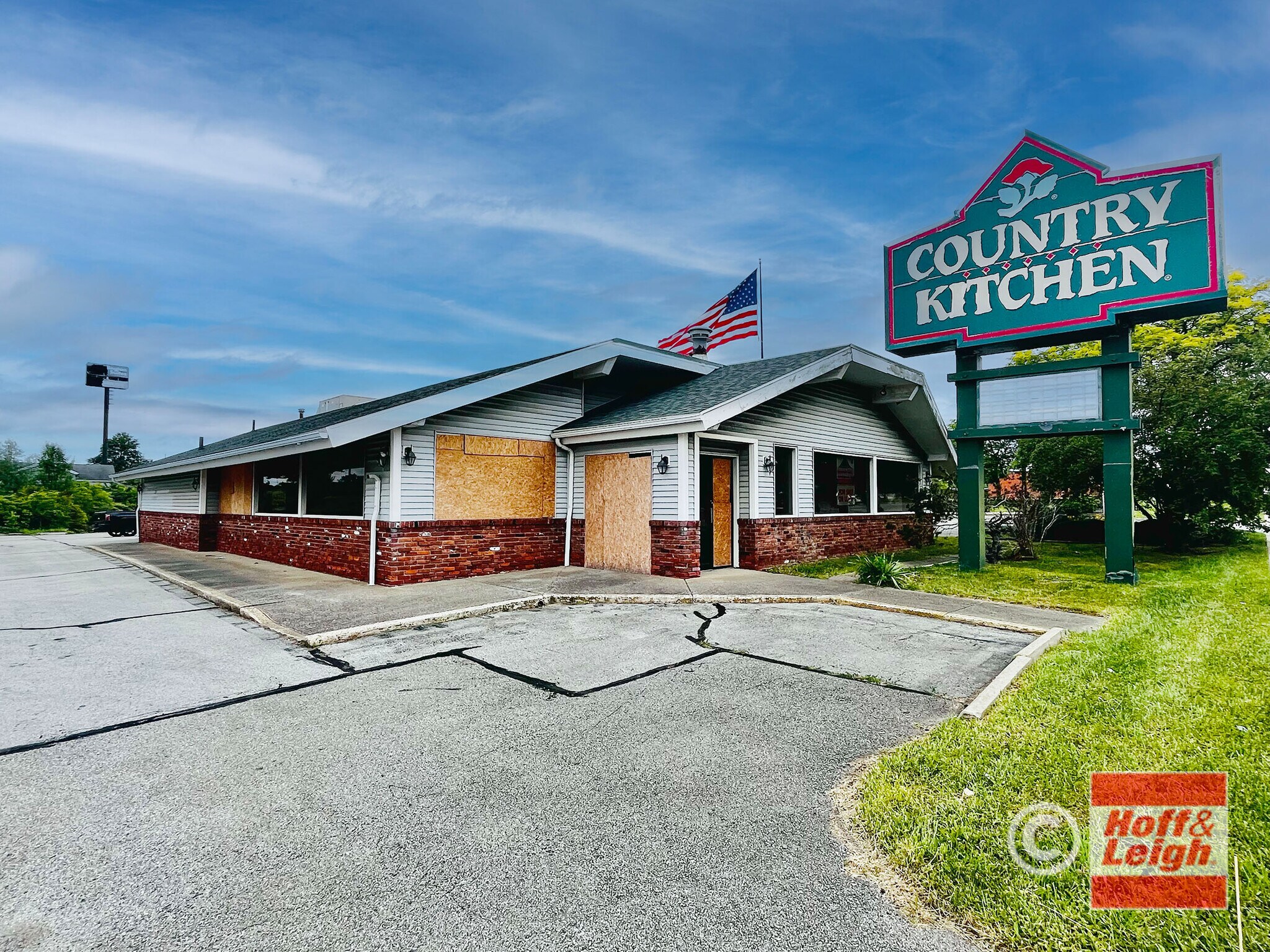 517 Griswold Rd, Elyria, OH for Sale