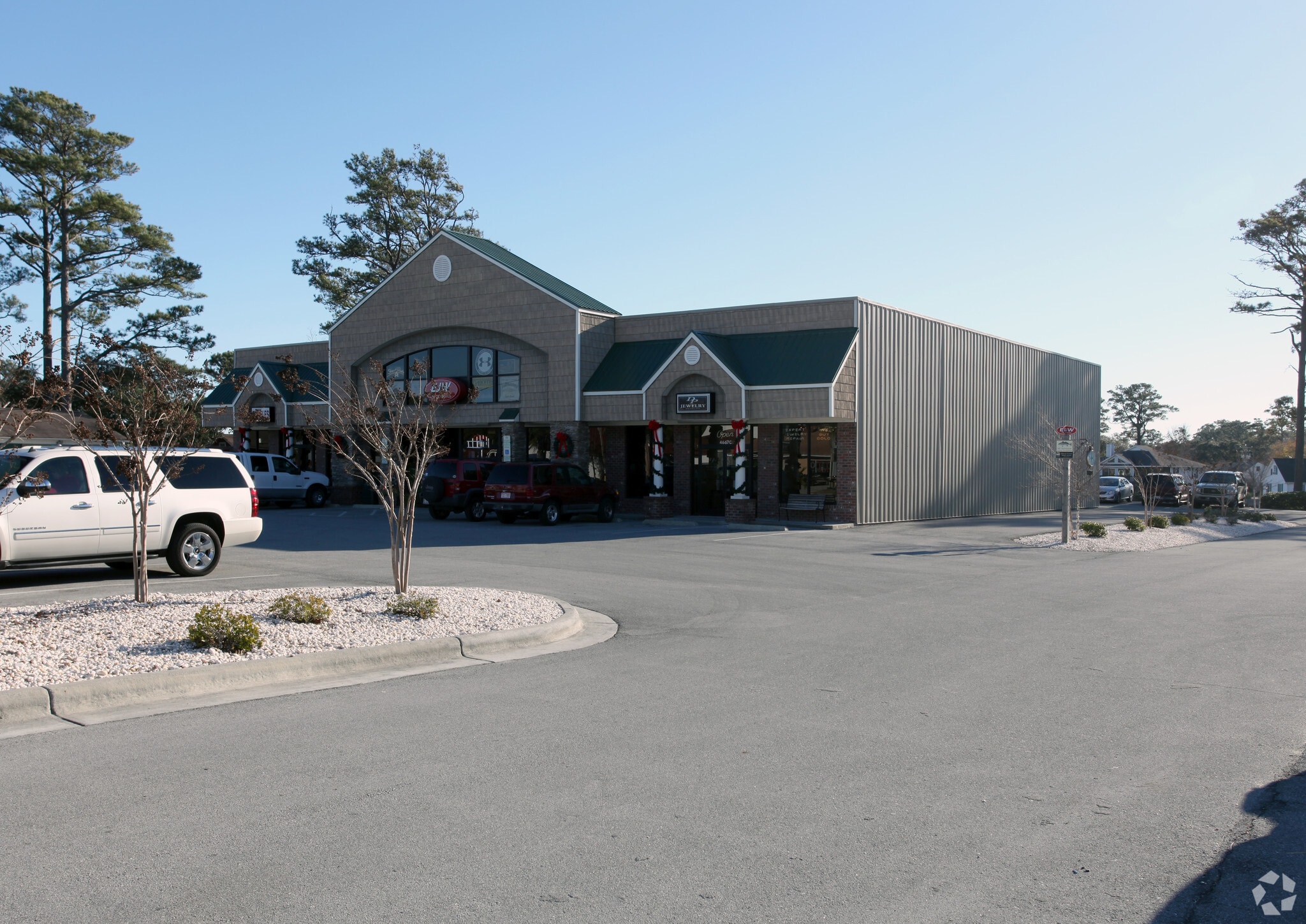 4667 Arendell St Morehead City, NC 28557 Shopping Center Property for