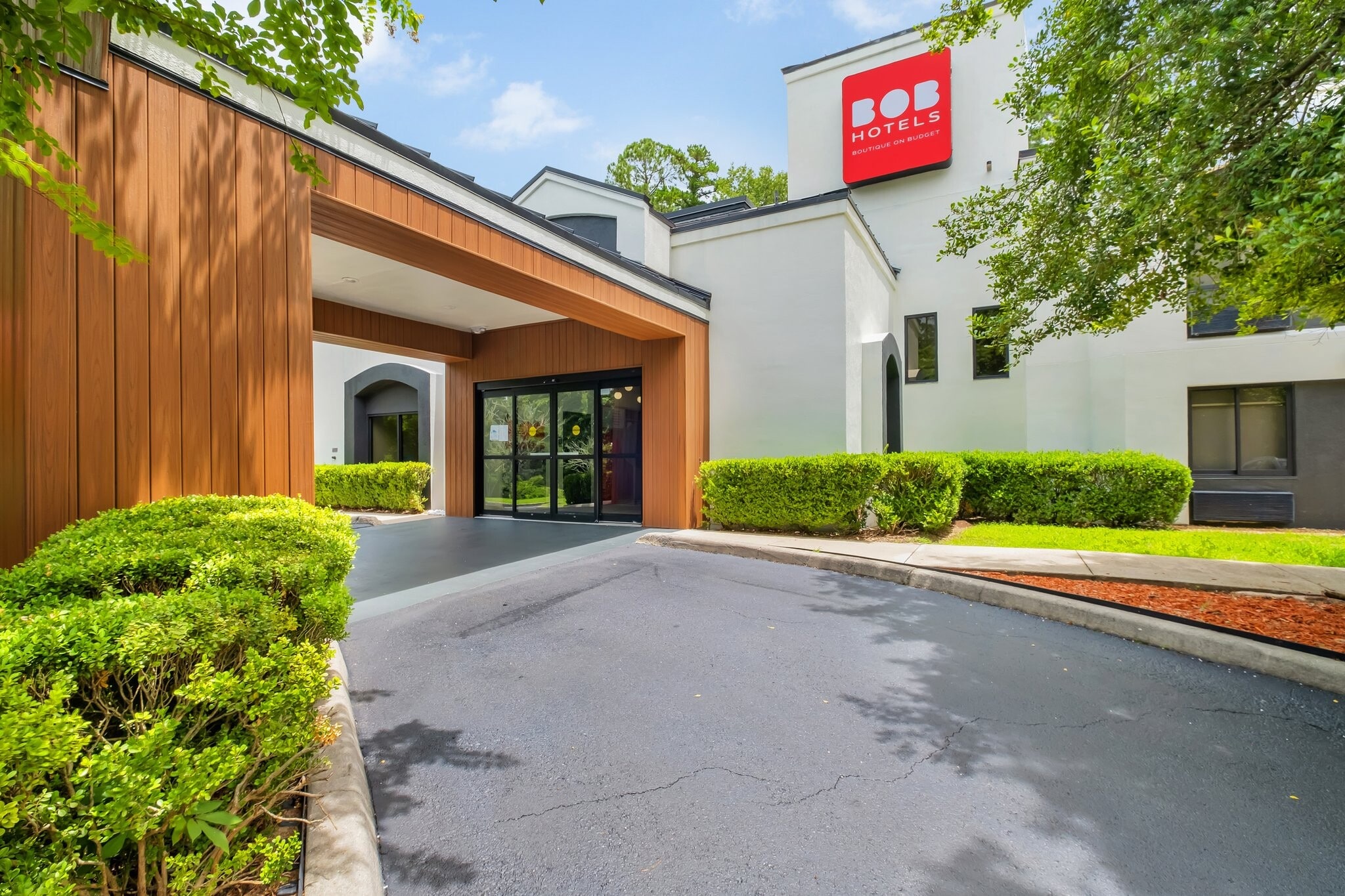 1695 Capital Cir NW, Tallahassee, FL for Sale