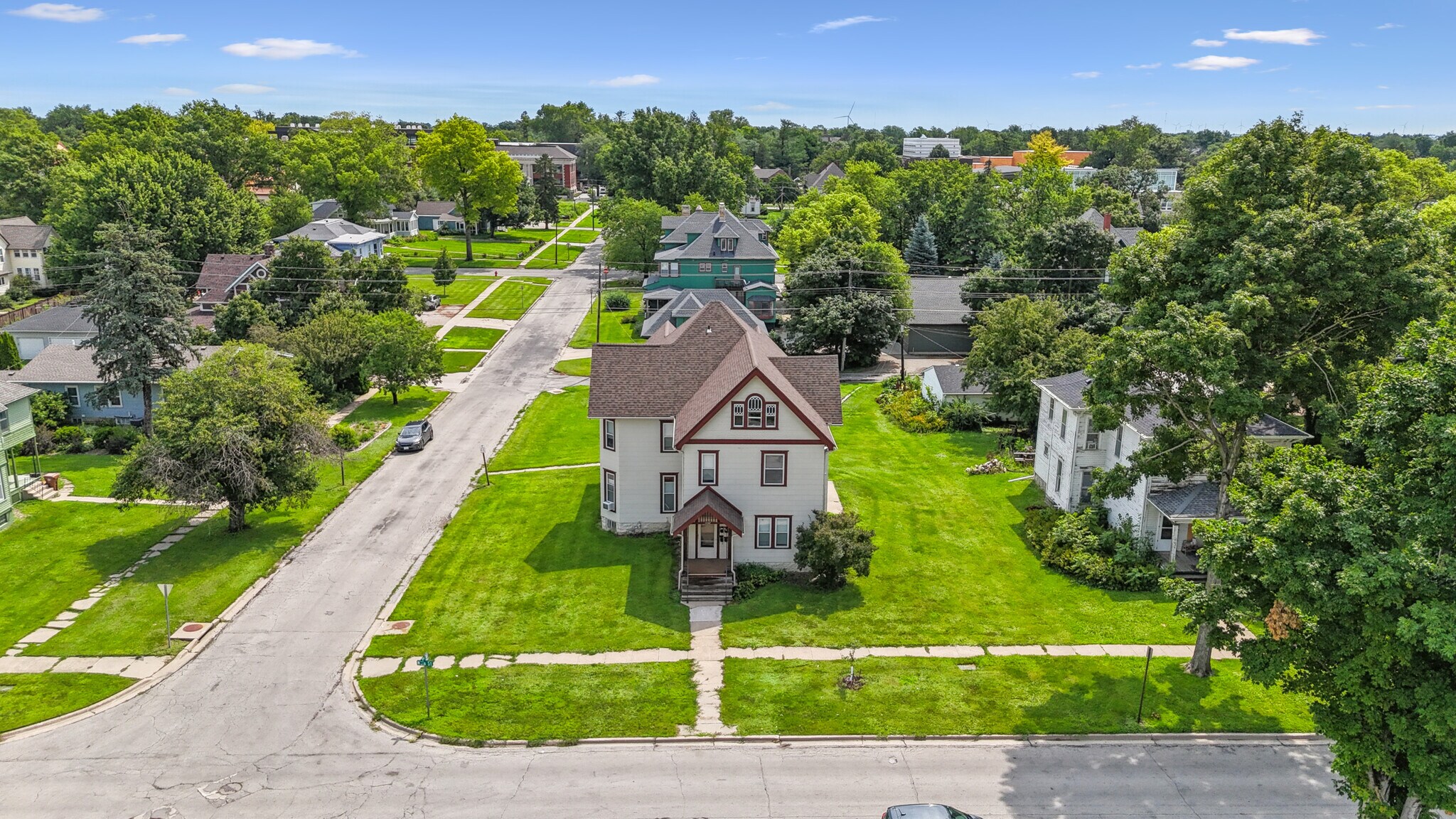 1132 Main St, Grinnell, IA for Sale