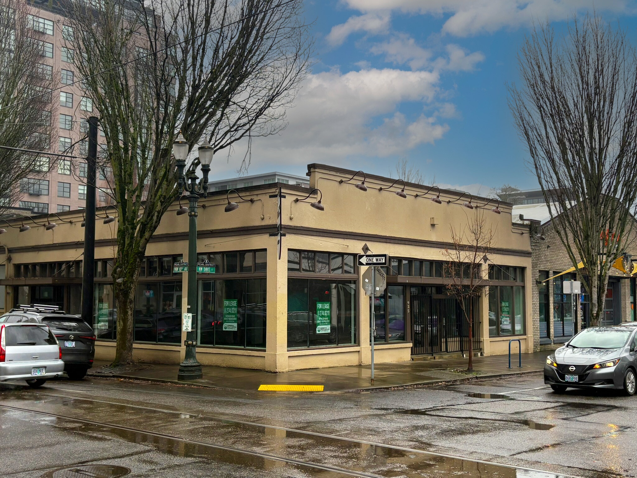 935 NW Davis St, Portland, OR for Rent