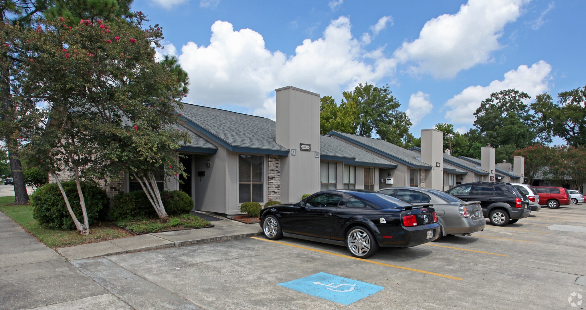 8211 Summa Ave, Baton Rouge, LA for Rent