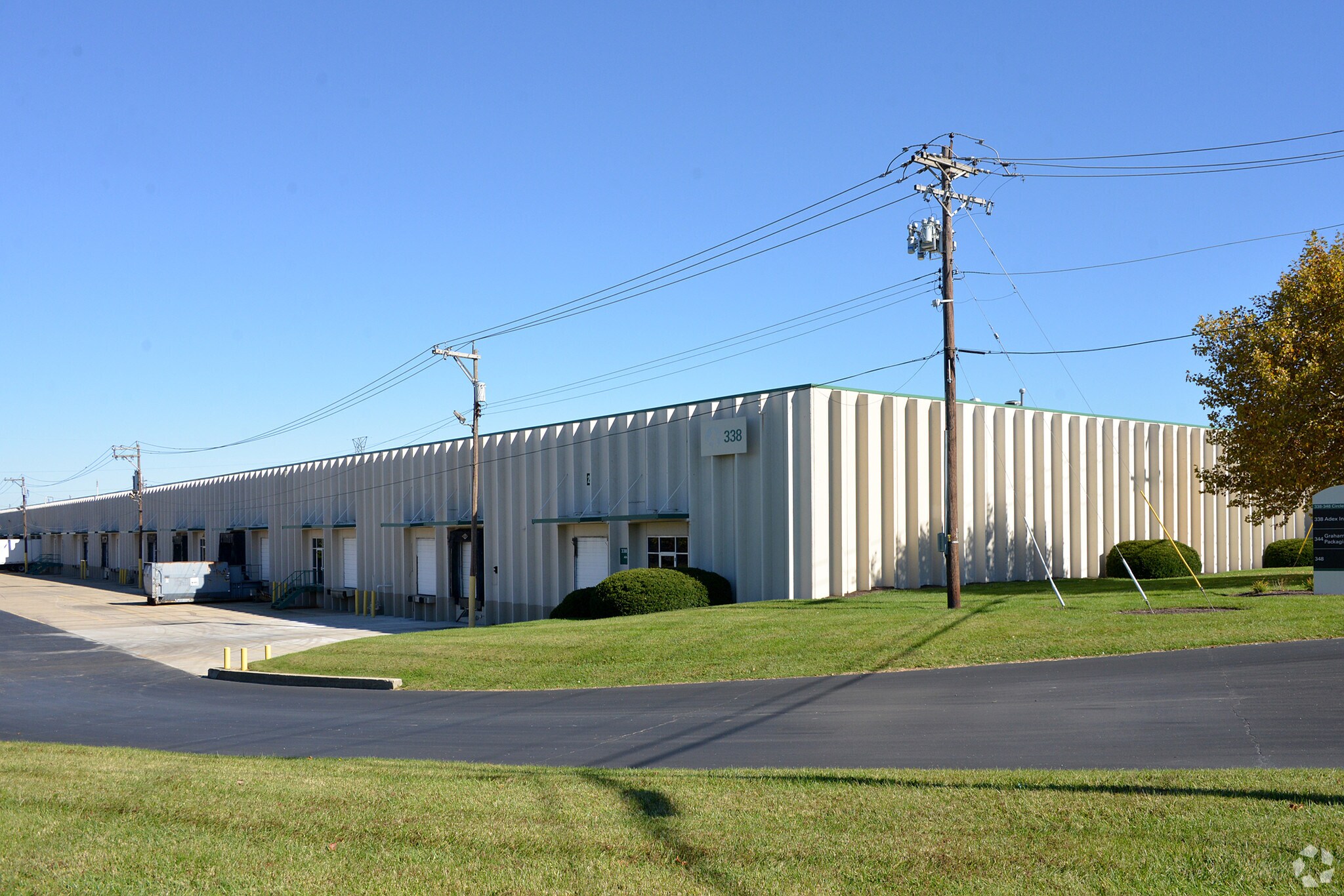 338-348 Circle Freeway Dr, Cincinnati, OH for Rent