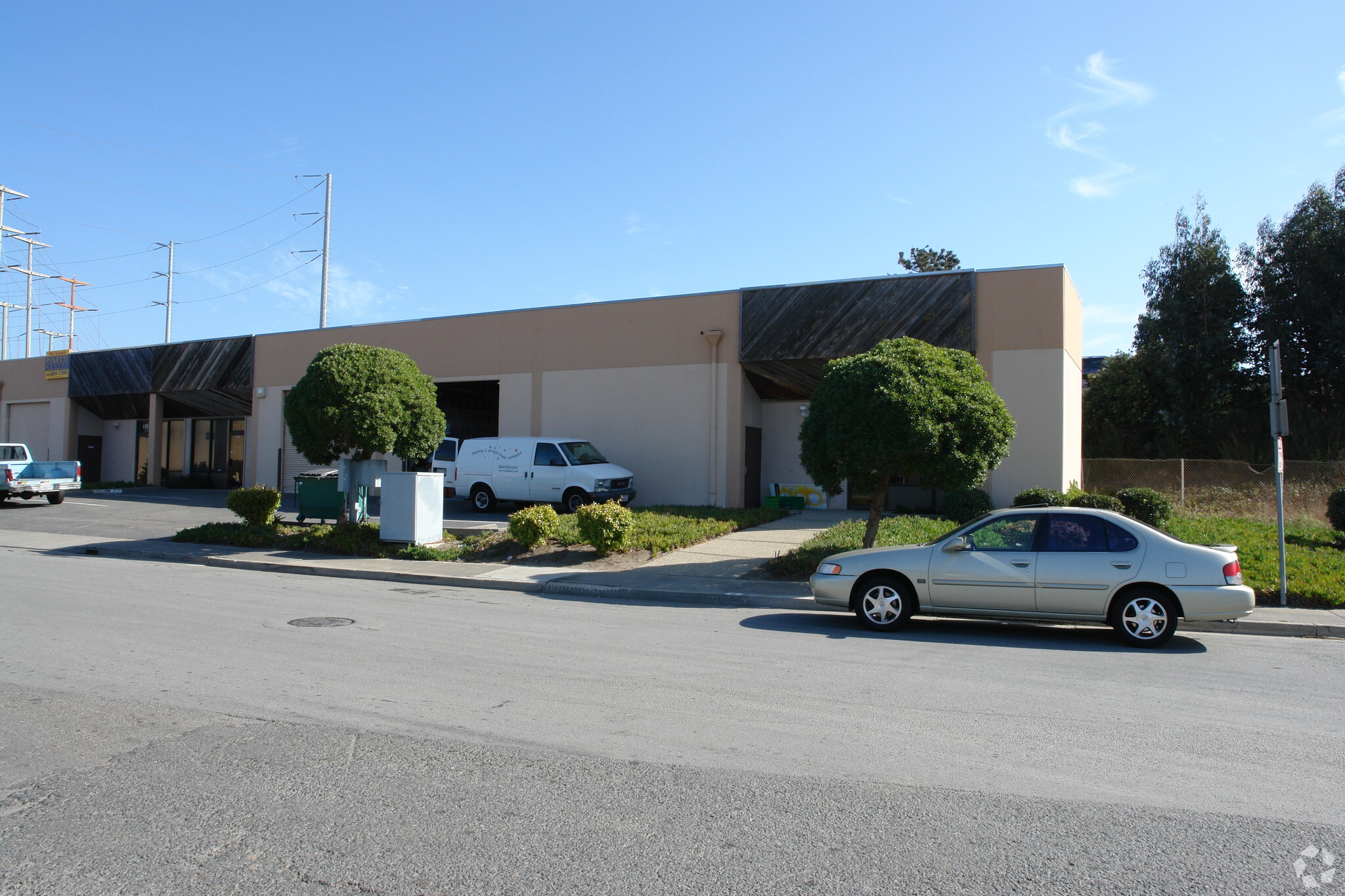 371-377 Shaw Rd, South San Francisco, CA for Rent