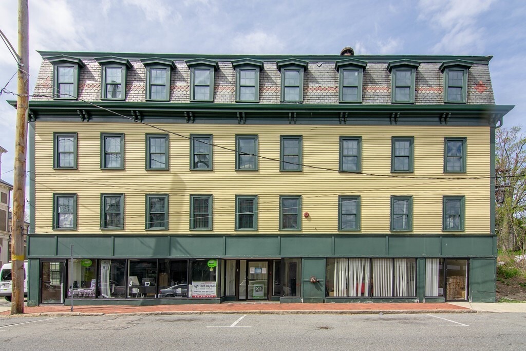 2 Charles St, Methuen, MA for Rent