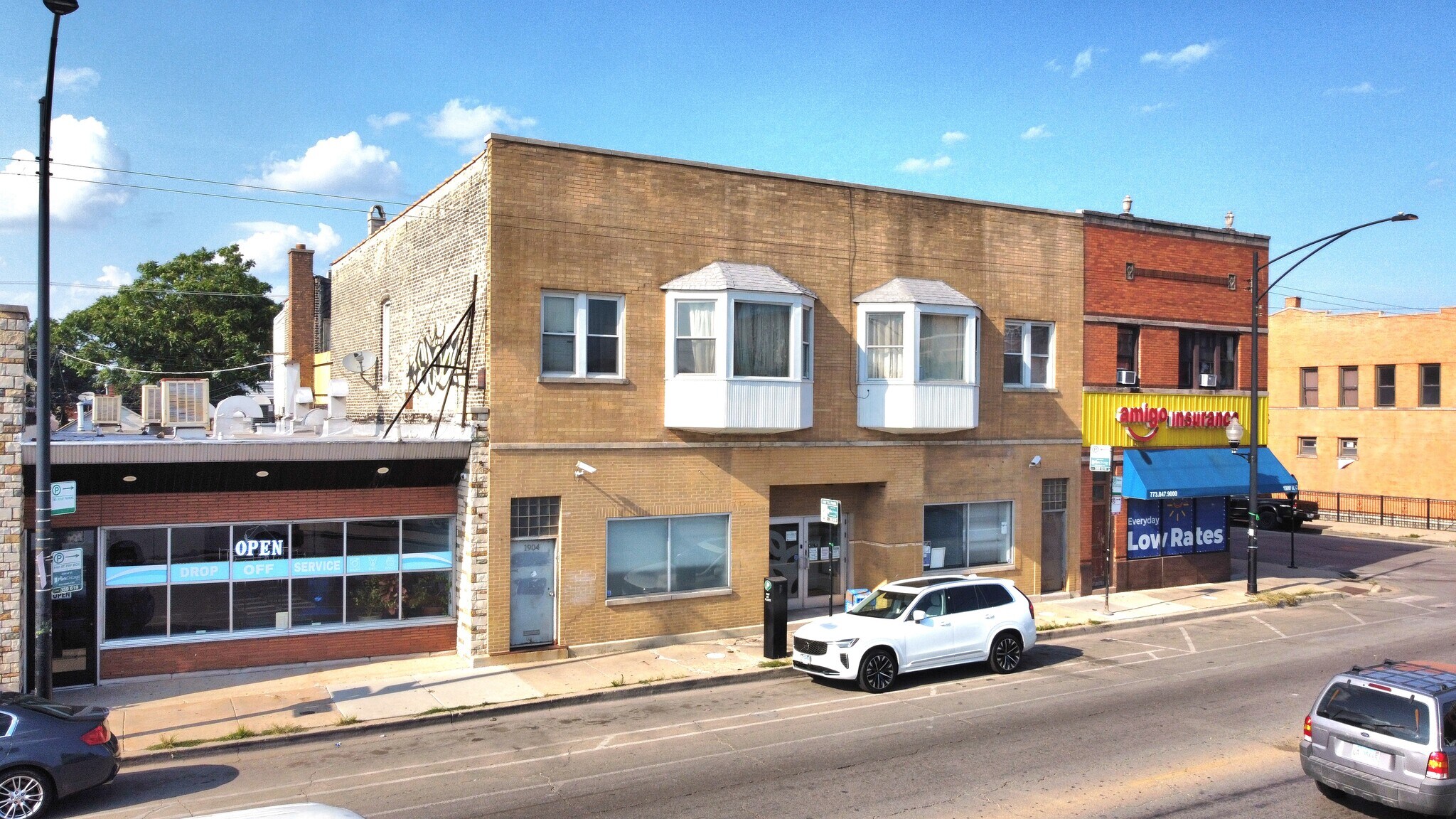 1902 W Cermak Rd, Chicago, IL for Rent