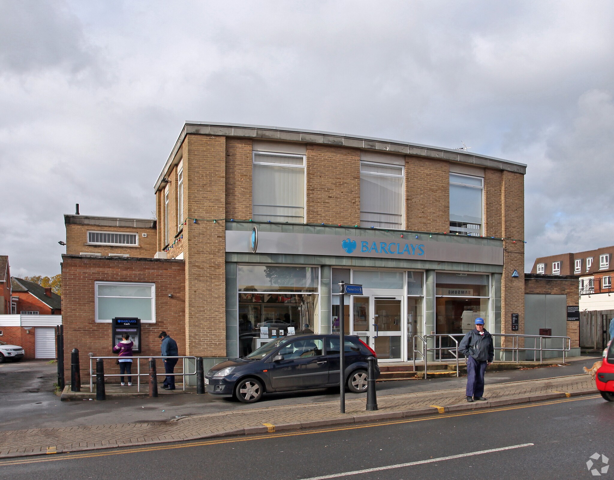 208 High St, Crowthorne, BKS for Rent