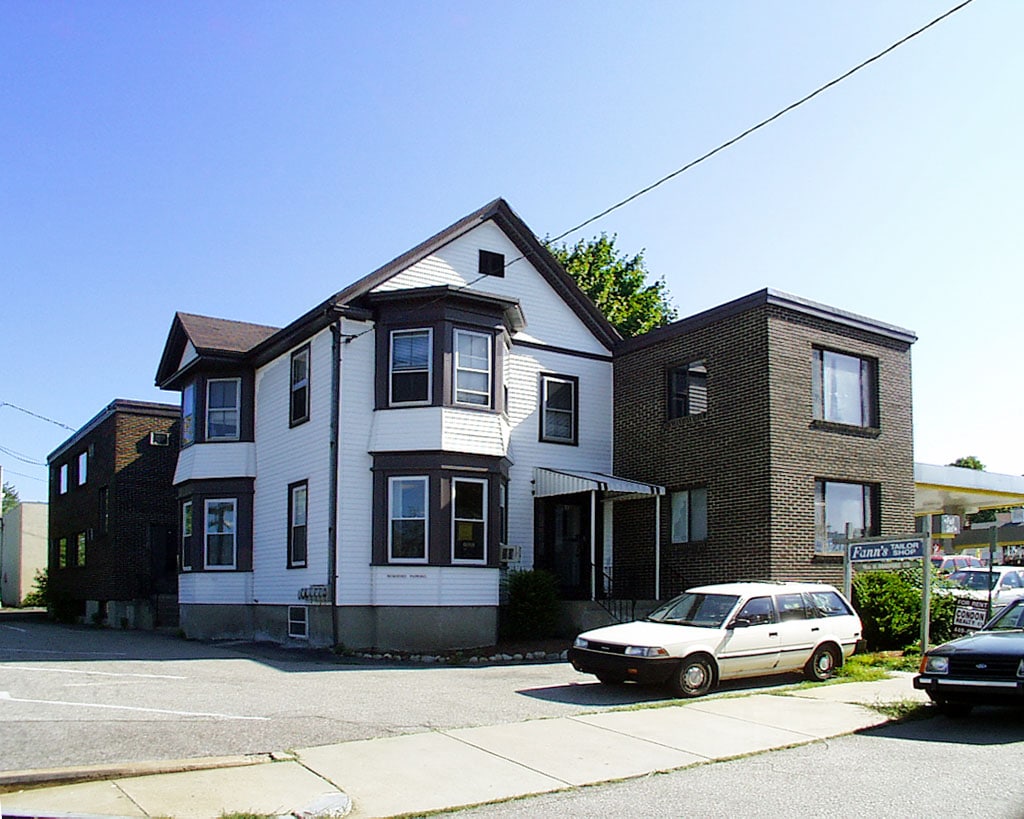 17 Avery Sq, Needham, MA for Rent
