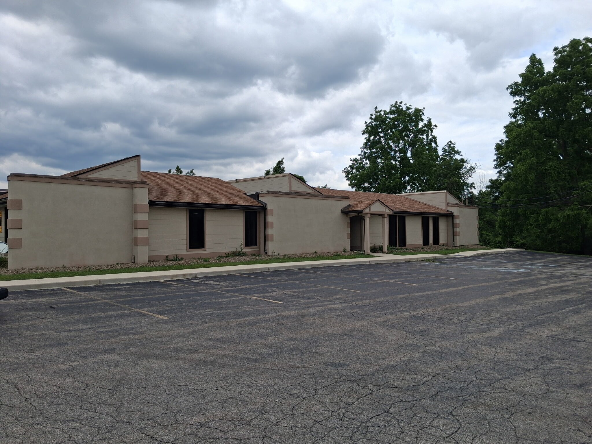 8600 Sheridan Dr, Buffalo, NY for Rent