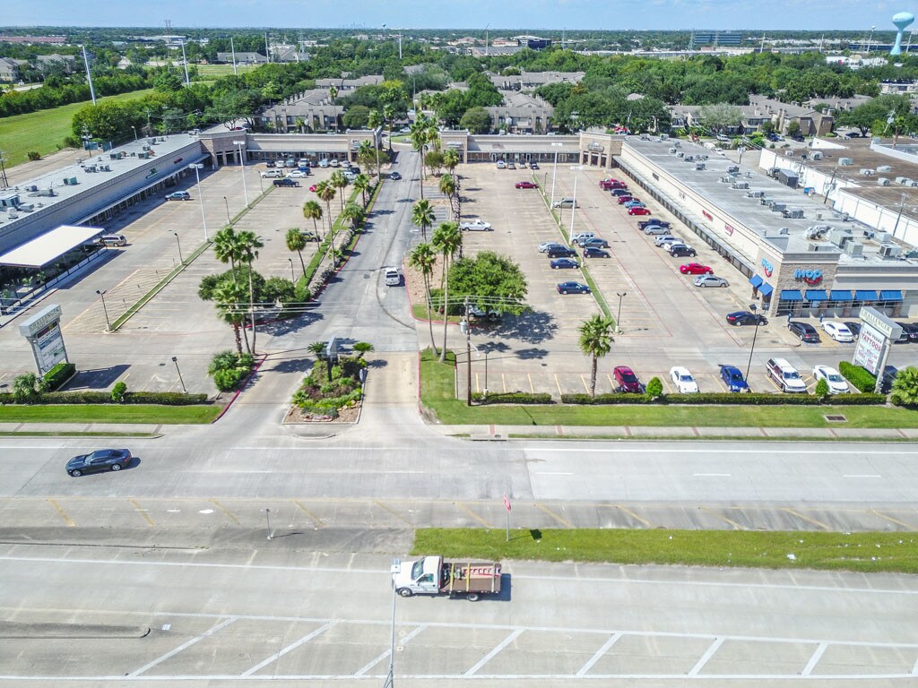 803 E NASA Rd 1 ster, TX 77598 Shopping Center Property for Lease