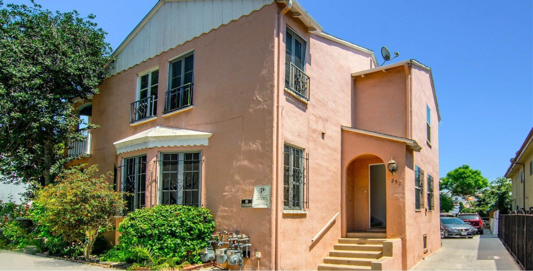 250 S Carondelet St, Los Angeles, CA for Sale