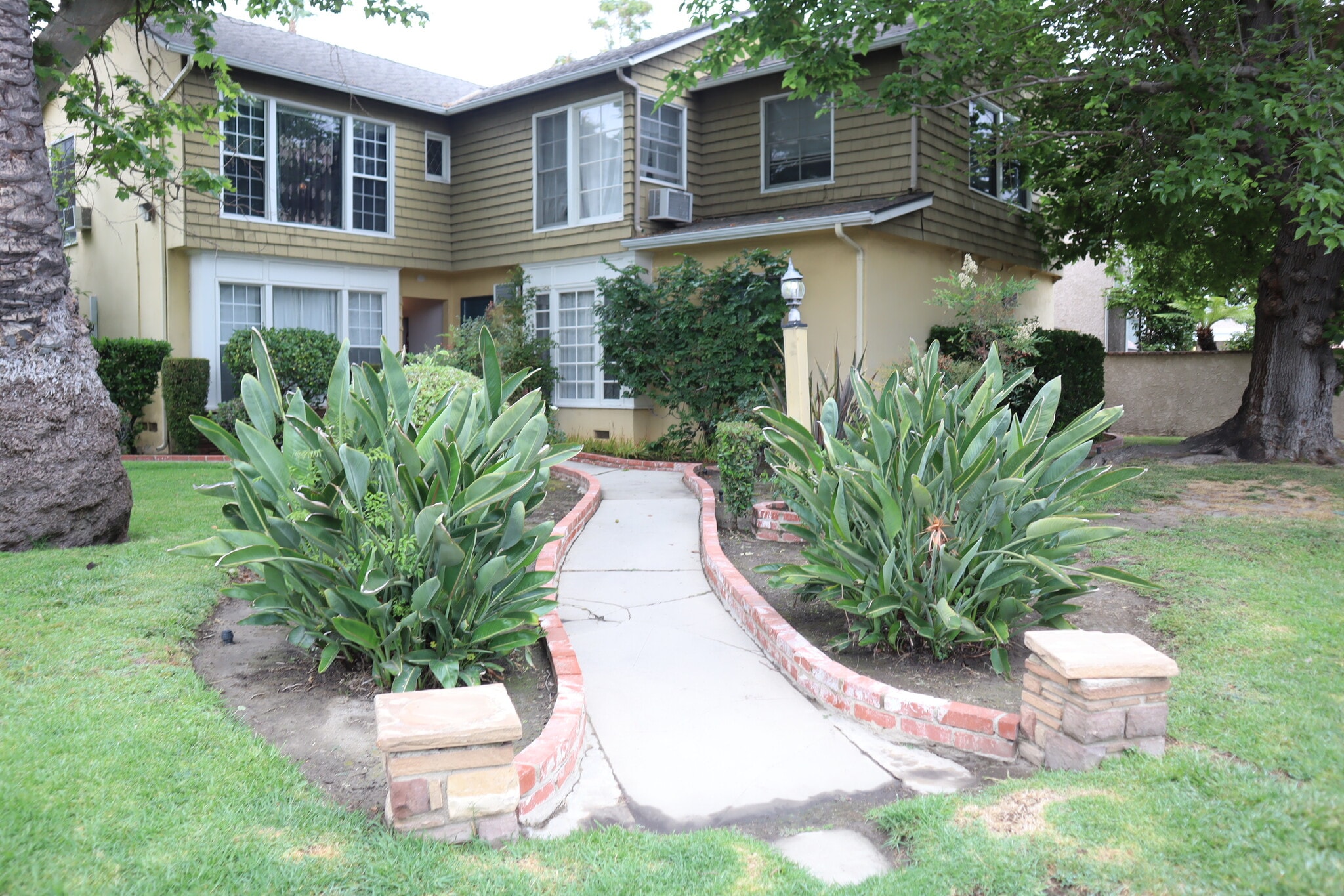 11755 Moorpark St, Studio City, CA for Sale