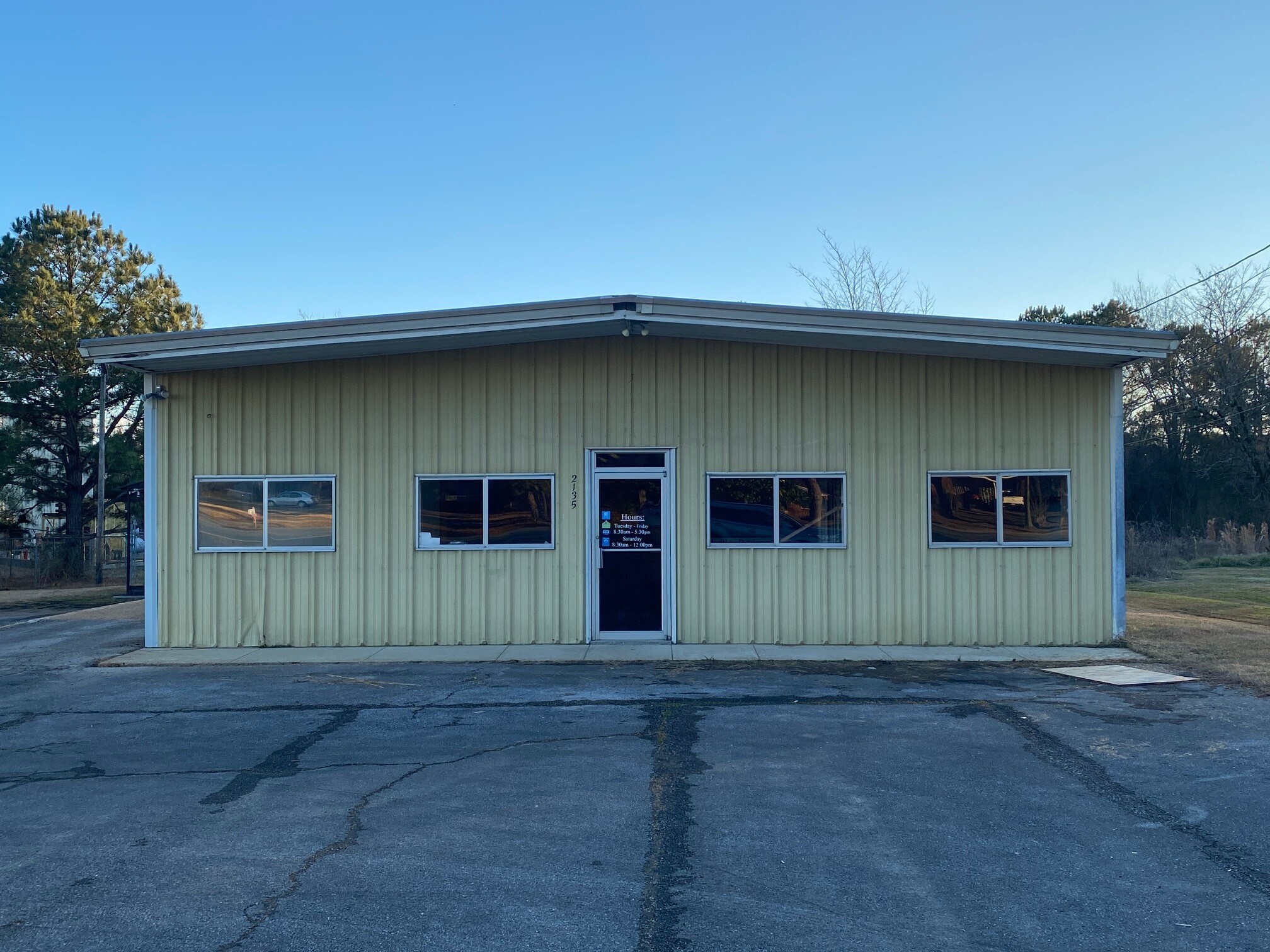 2135 McCullough Blvd Tupelo, MS 38801 Flex Property for Sale on