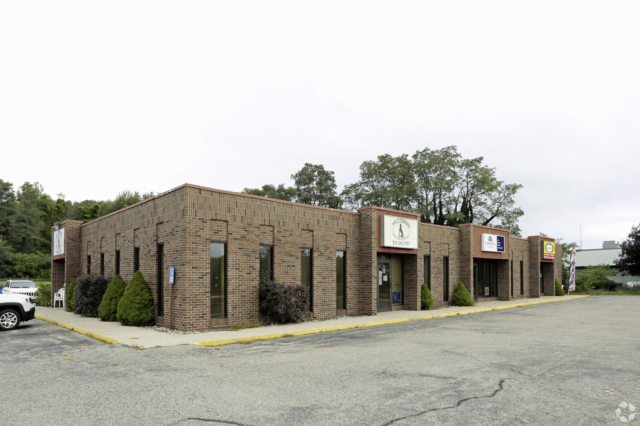 90-96 Seaway Dr, Muskegon, MI for Sale