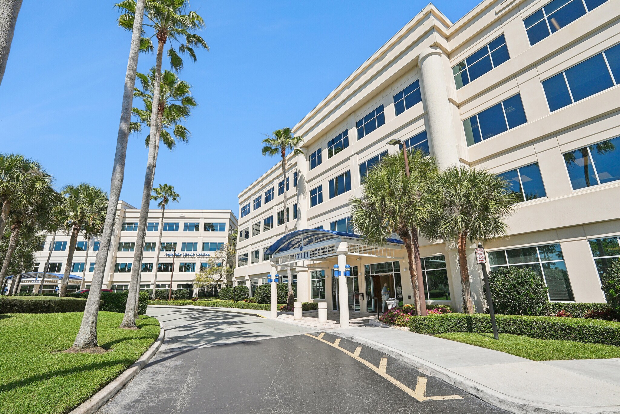 7108-7121 Fairway Dr, Palm Beach Gardens, FL for Rent