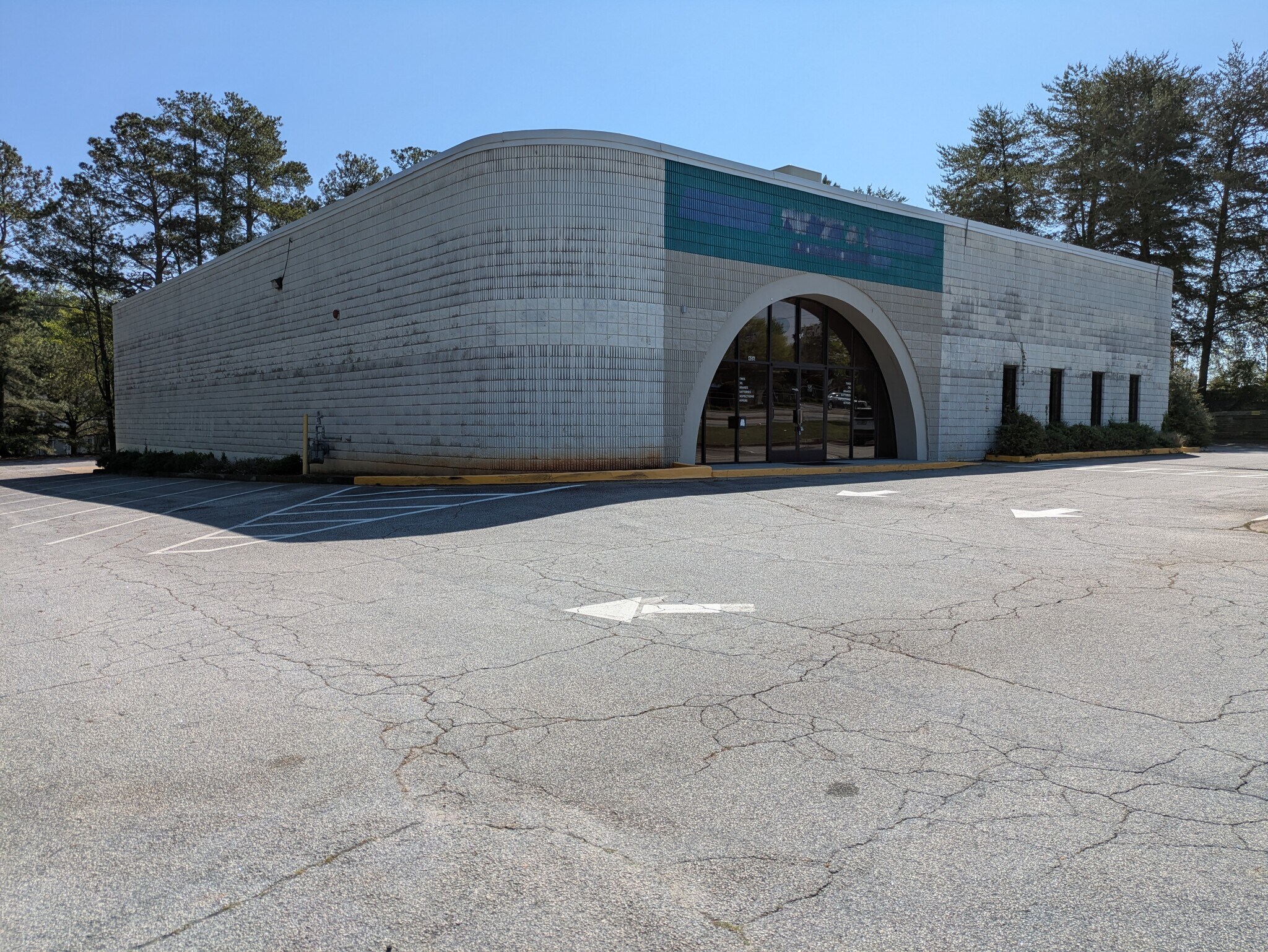 406 Pleasant Hill Rd NW, Lilburn, GA for Sale