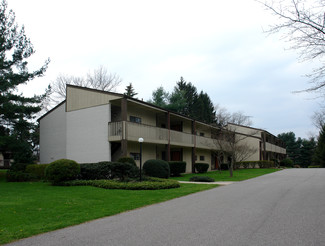 Mogadore, OH Apartments - 136 N Cleveland Ave